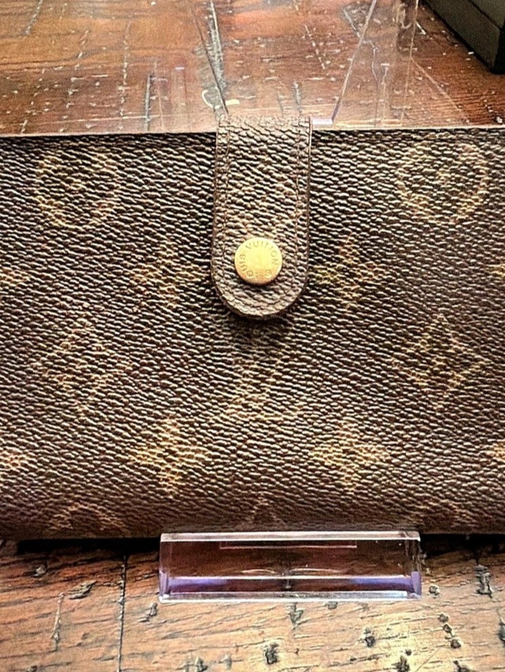 Louis Vuitton Kisslock Wallet in Monogram